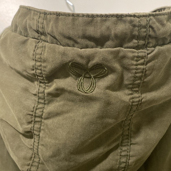 TNA Jacket - Picture 5 of 9